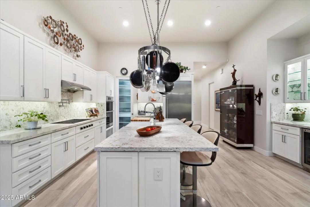 Real Estate Picture 9