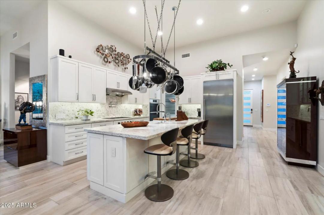 Real Estate Picture 10