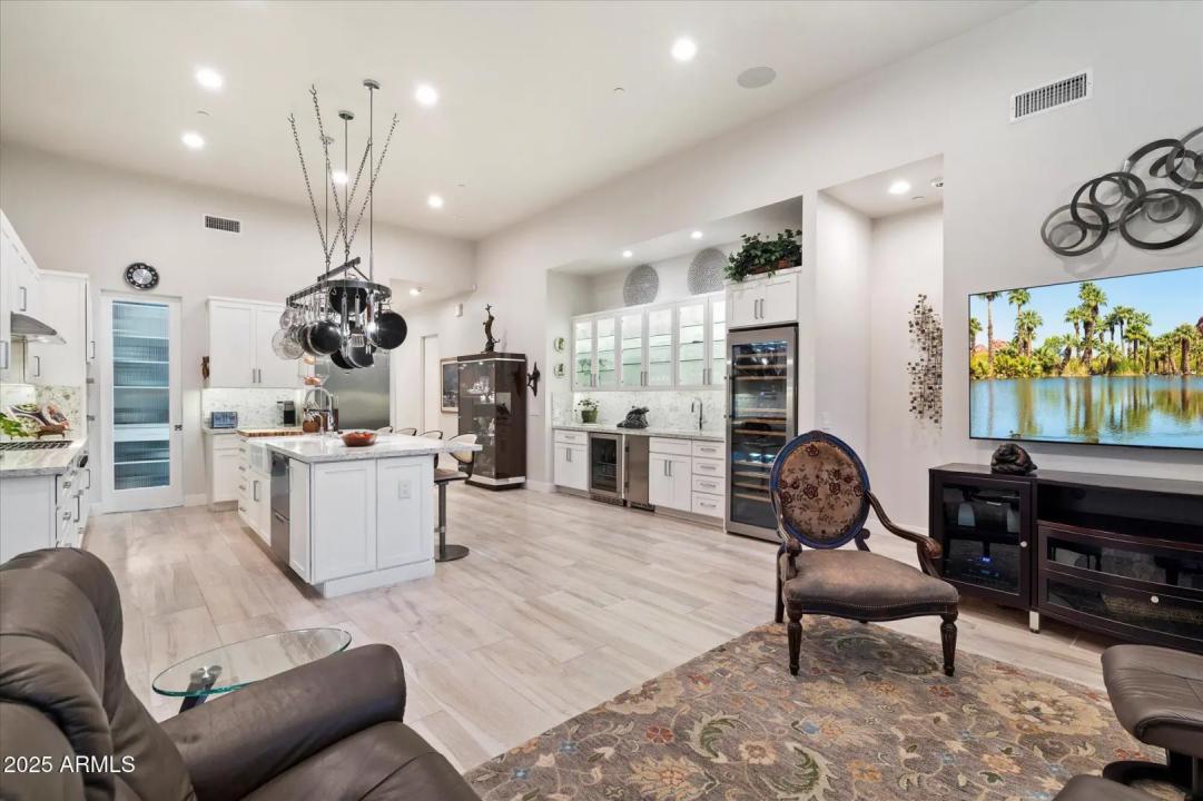 Real Estate Picture 13
