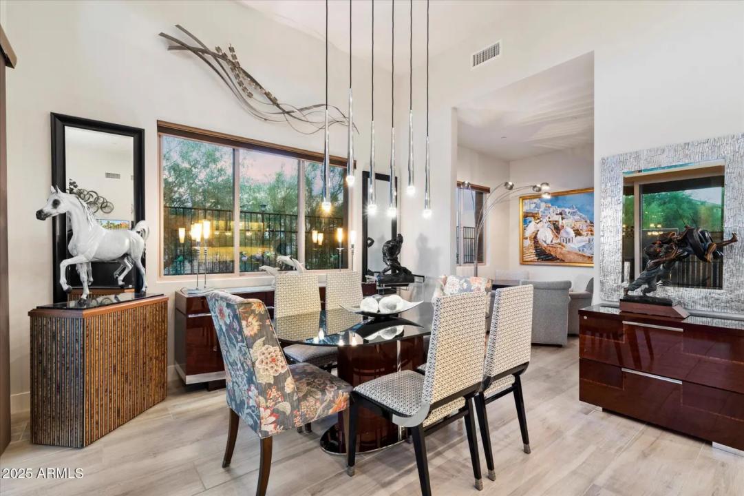 Real Estate Picture 14