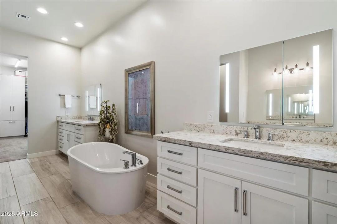 Real Estate Picture 22