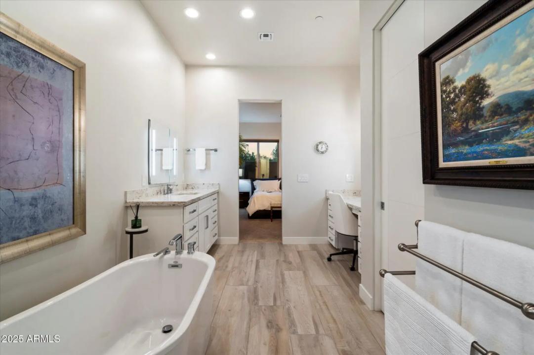 Real Estate Picture 23