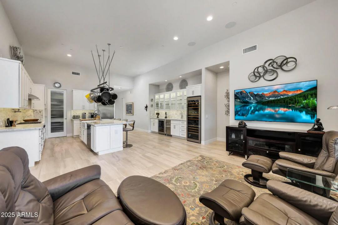 Real Estate Picture 20