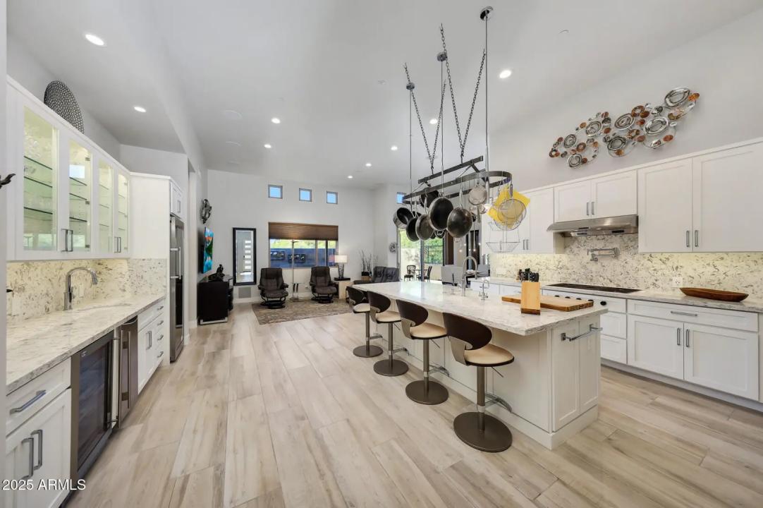 Real Estate Picture 9