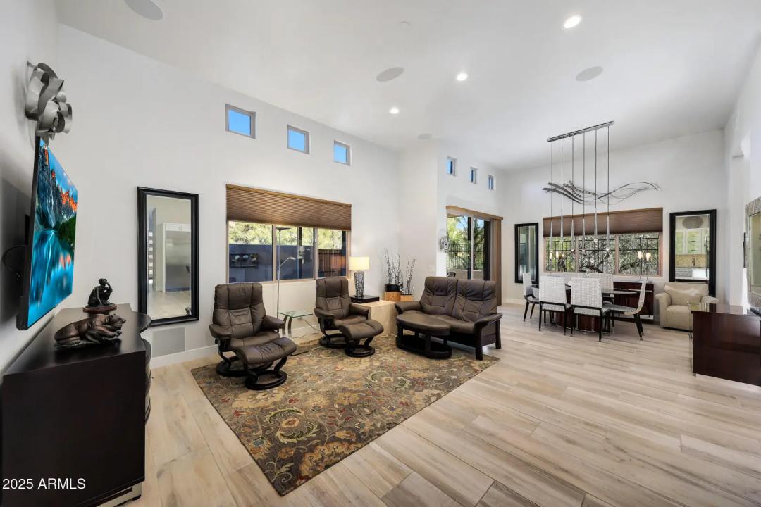 Real Estate Picture 21