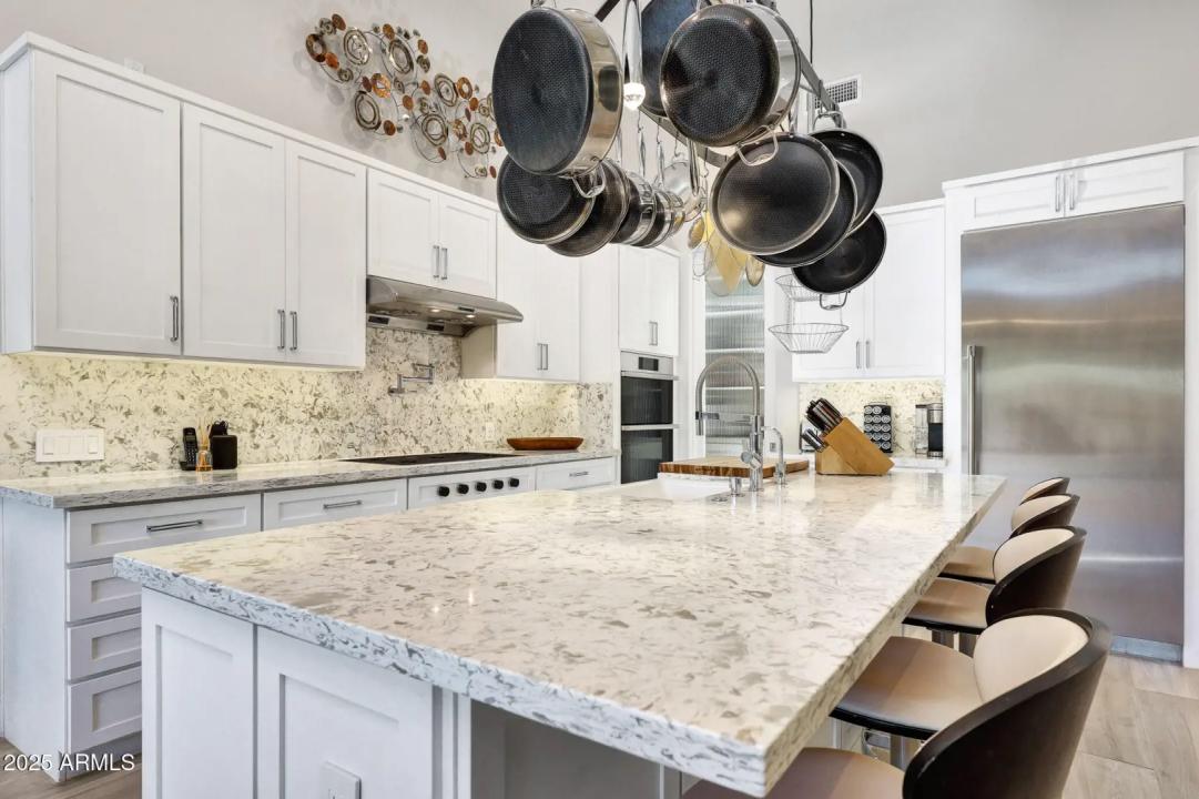 Real Estate Picture 12