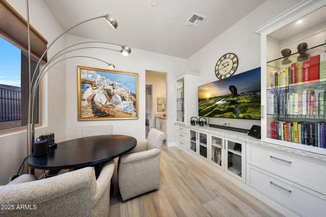 Real Estate Picture 23