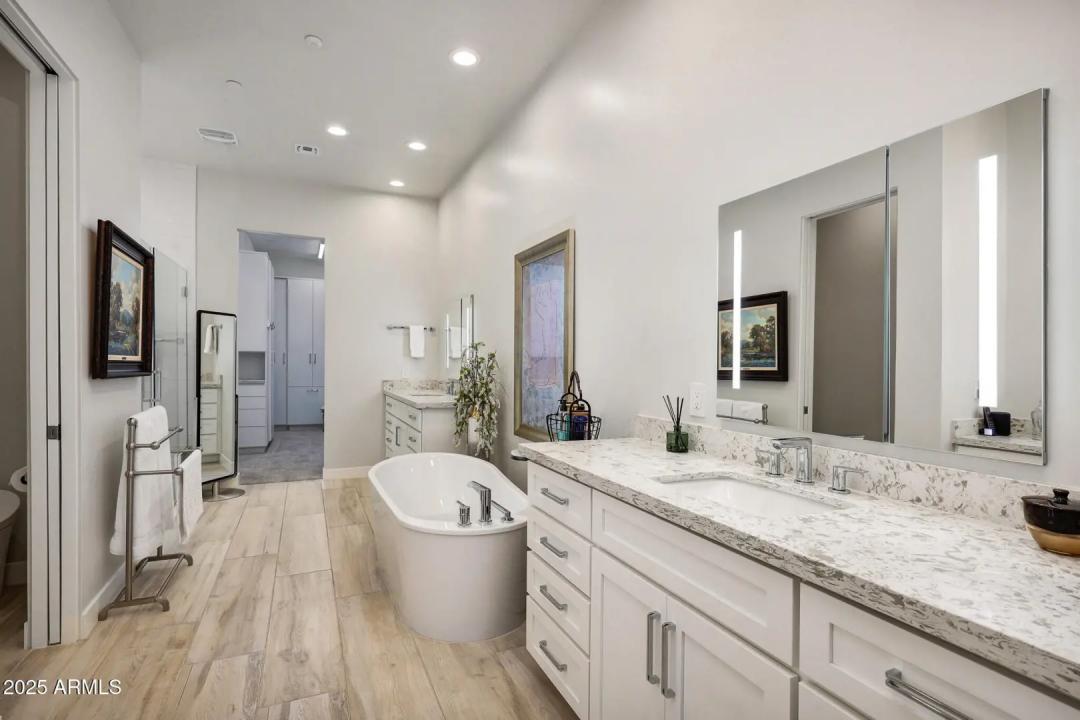 Real Estate Picture 32