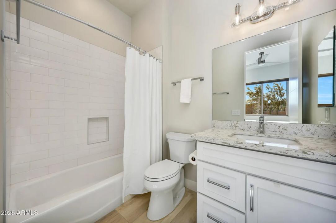 Real Estate Picture 40