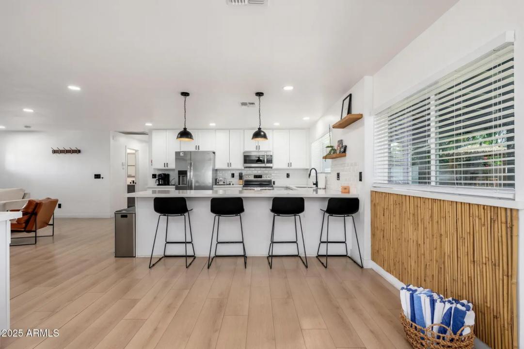 Real Estate Picture 8