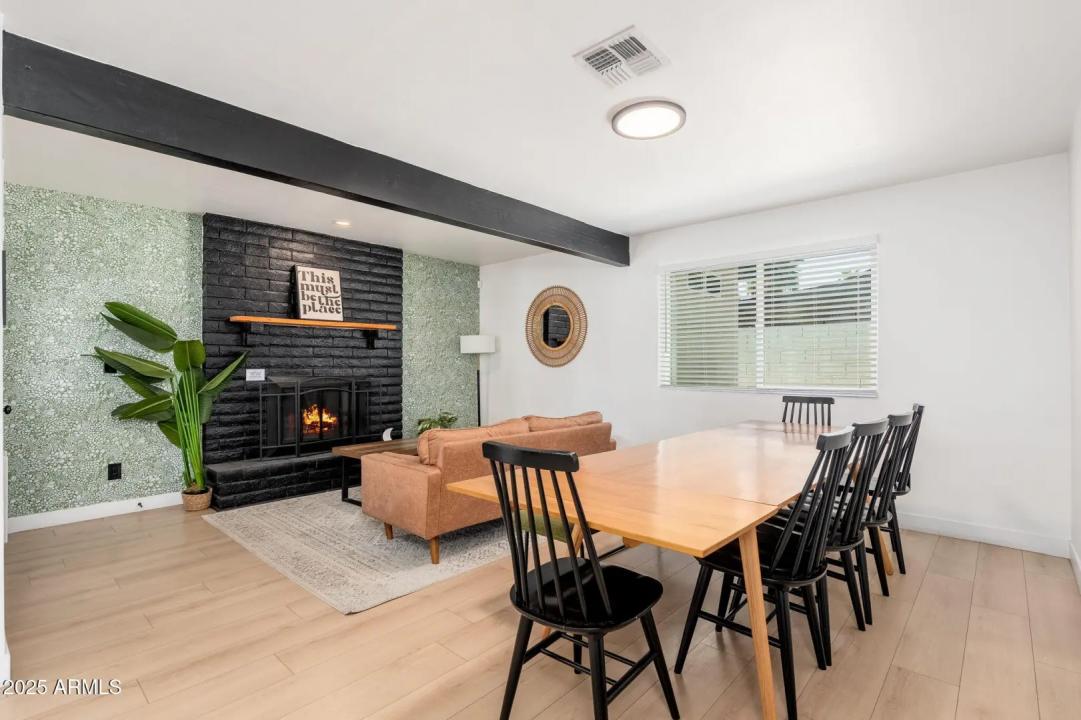 Real Estate Picture 5