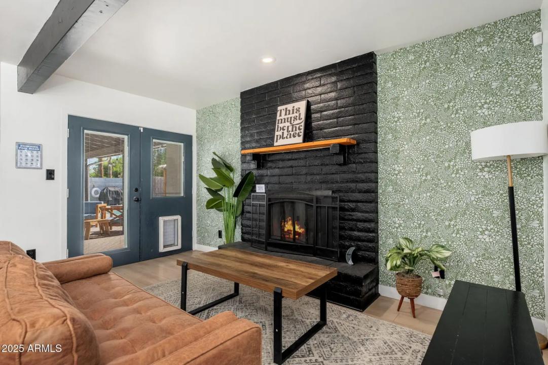 Real Estate Picture 11