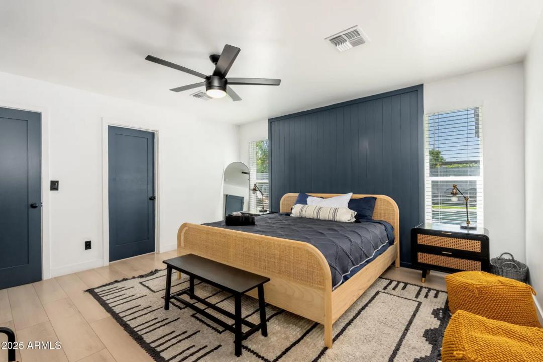 Real Estate Picture 14