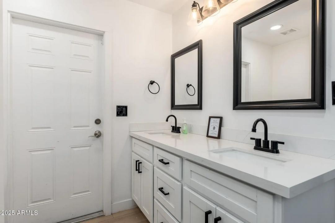 Real Estate Picture 15