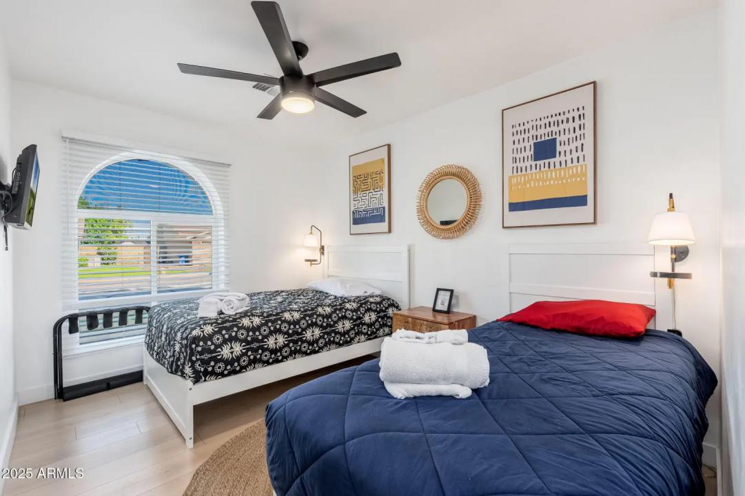Real Estate Picture 17