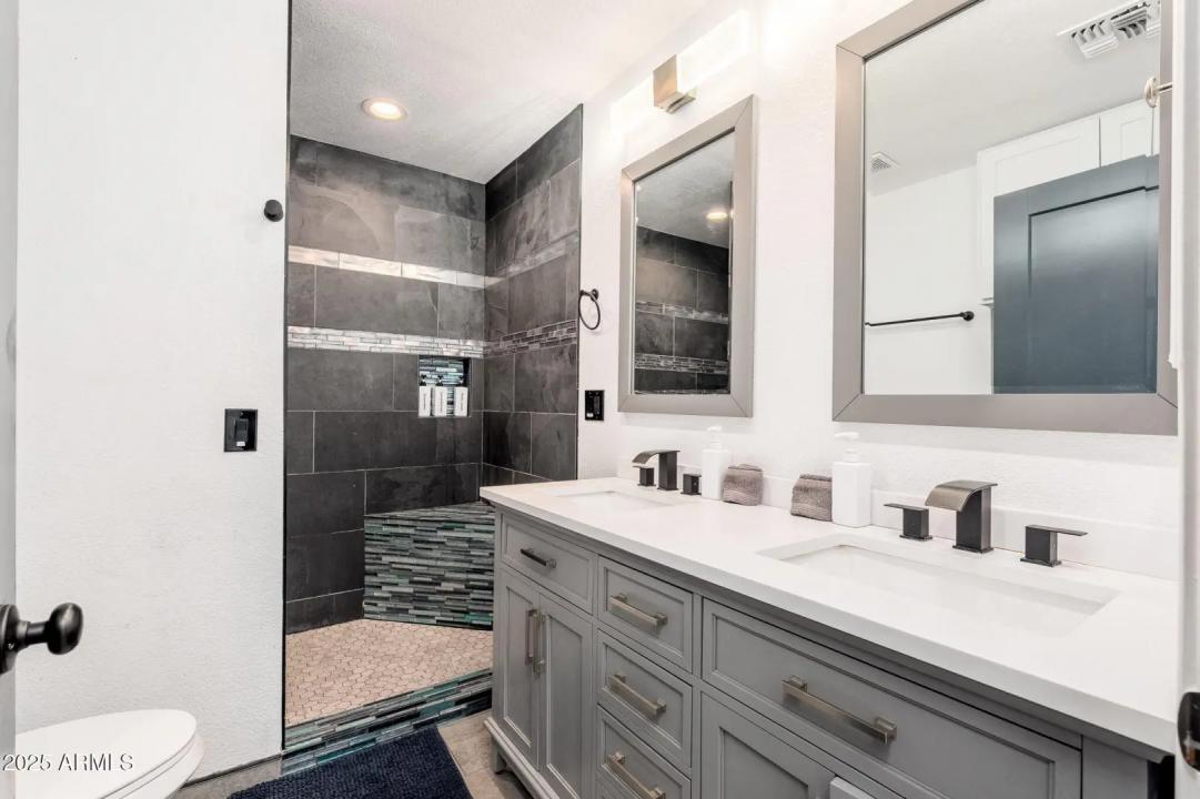 Real Estate Picture 19