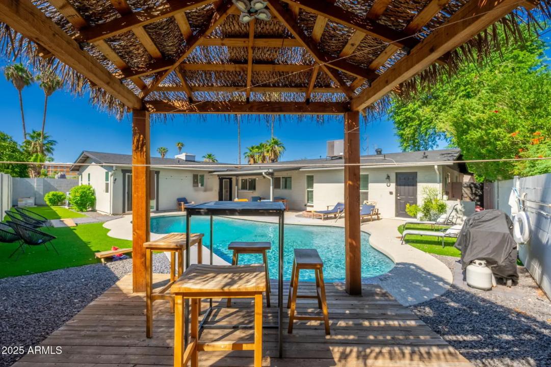 Real Estate Picture 25