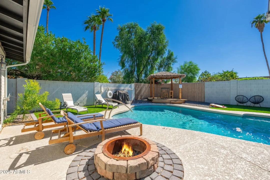 Real Estate Picture 20