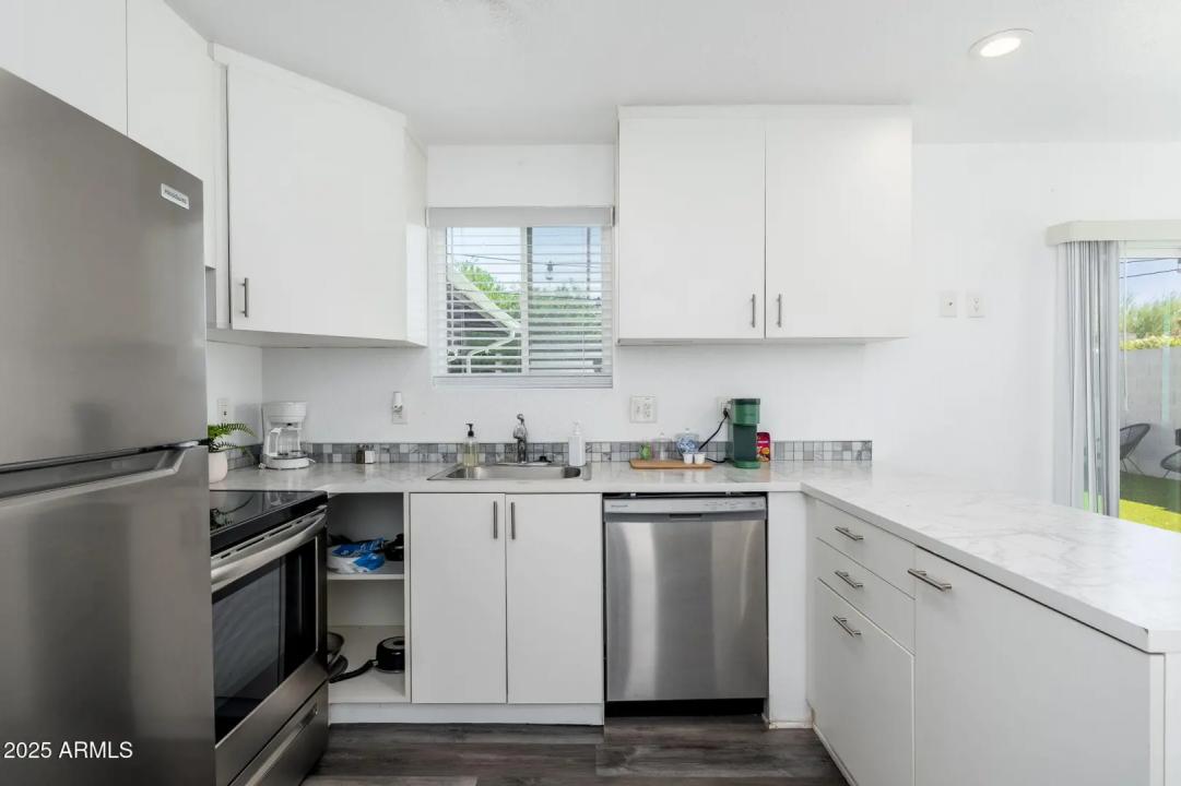 Real Estate Picture 30