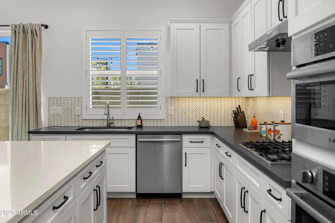 Real Estate Picture 6