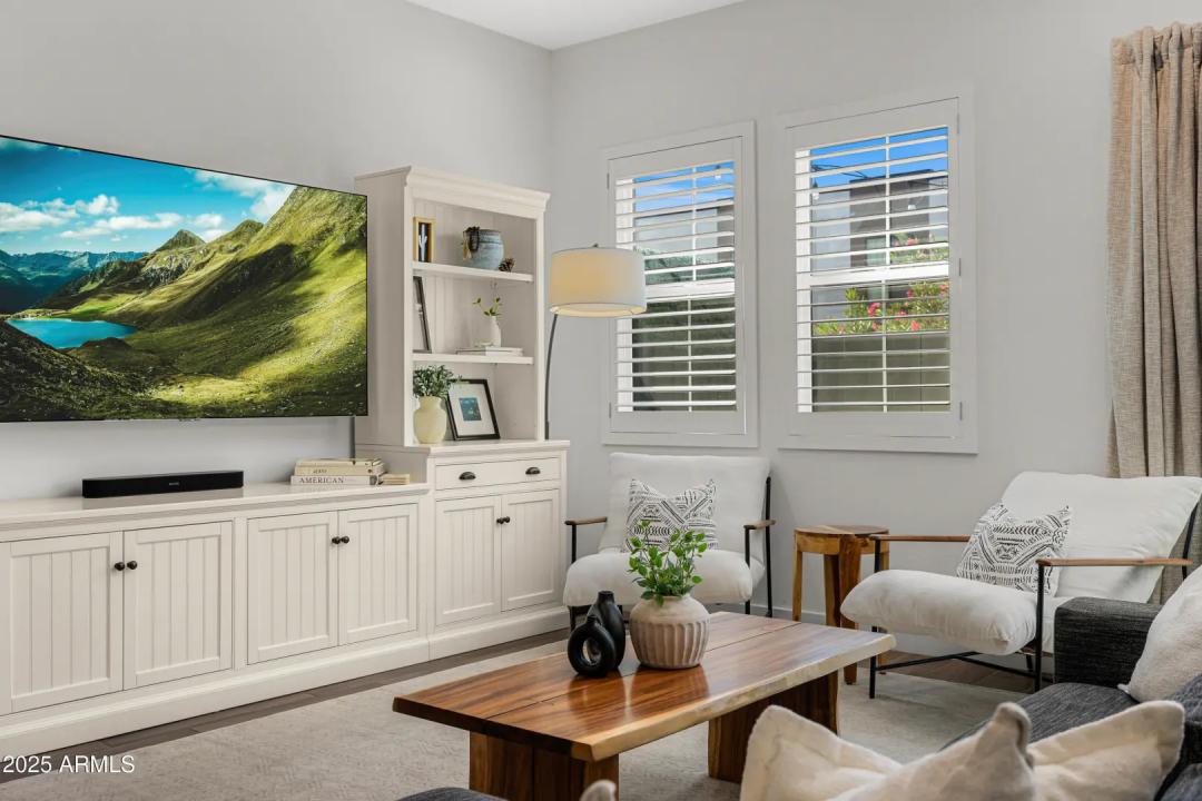 Real Estate Picture 9