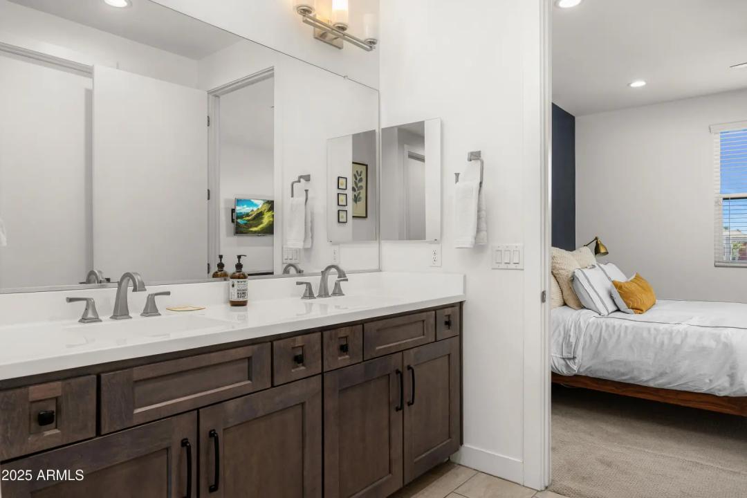 Real Estate Picture 13