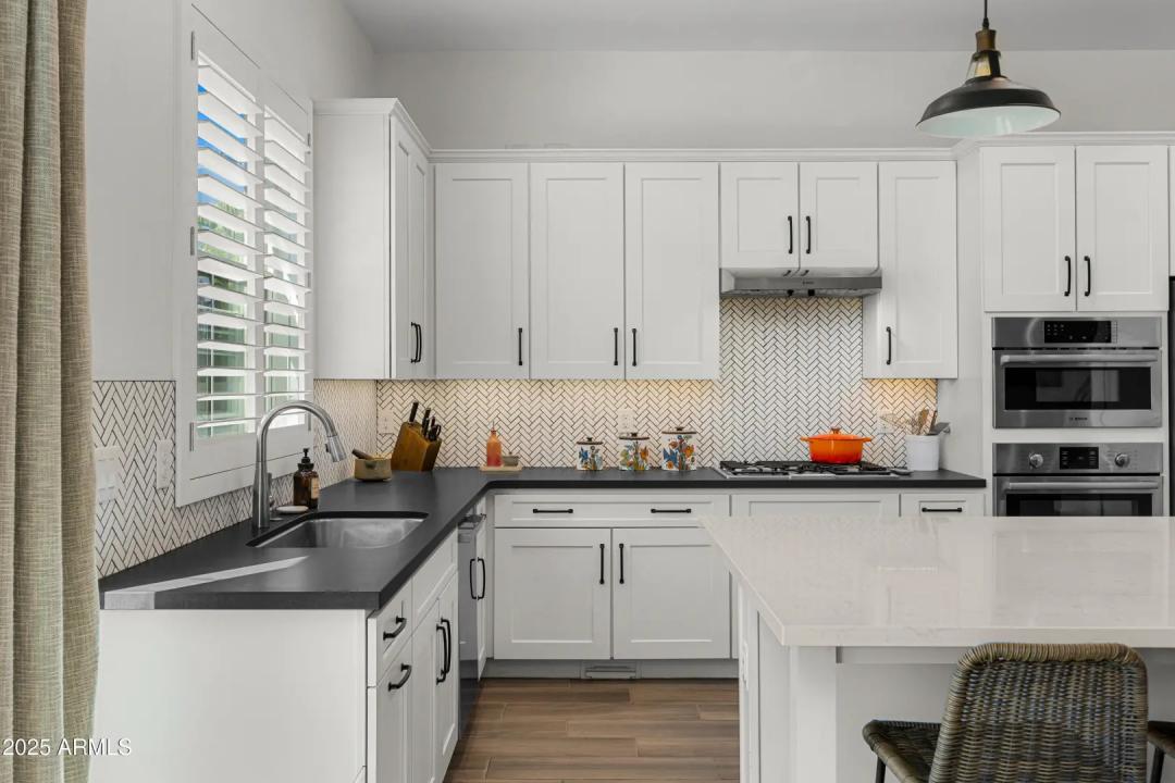 Real Estate Picture 7