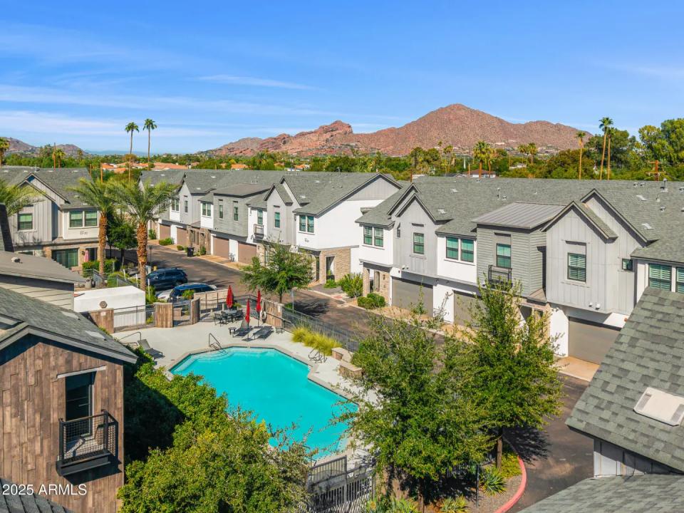 Real Estate Picture 23