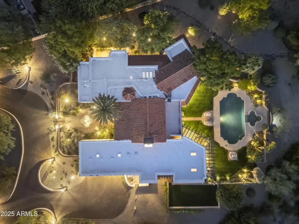 Real Estate Picture 6