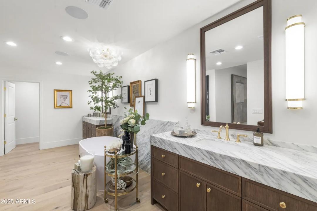 Real Estate Picture 42