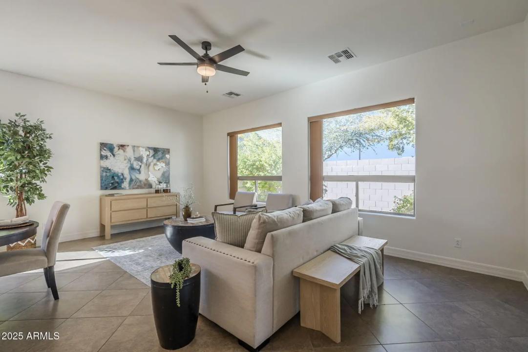 Real Estate Picture 18