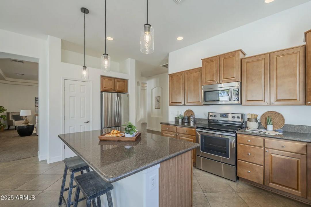 Real Estate Picture 12