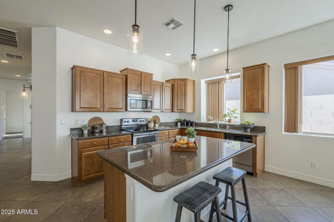 Real Estate Picture 13