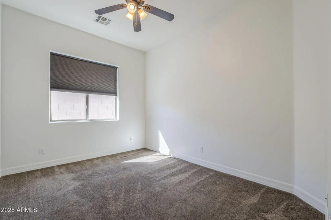 Real Estate Picture 32