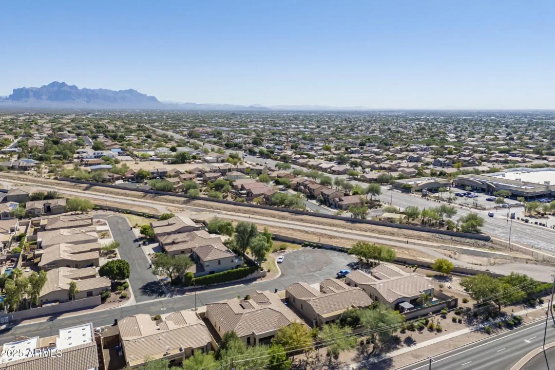 Real Estate Picture 50
