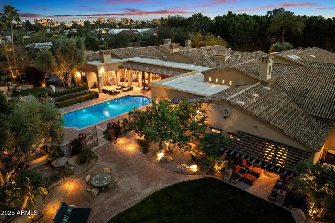 Real Estate Picture 6