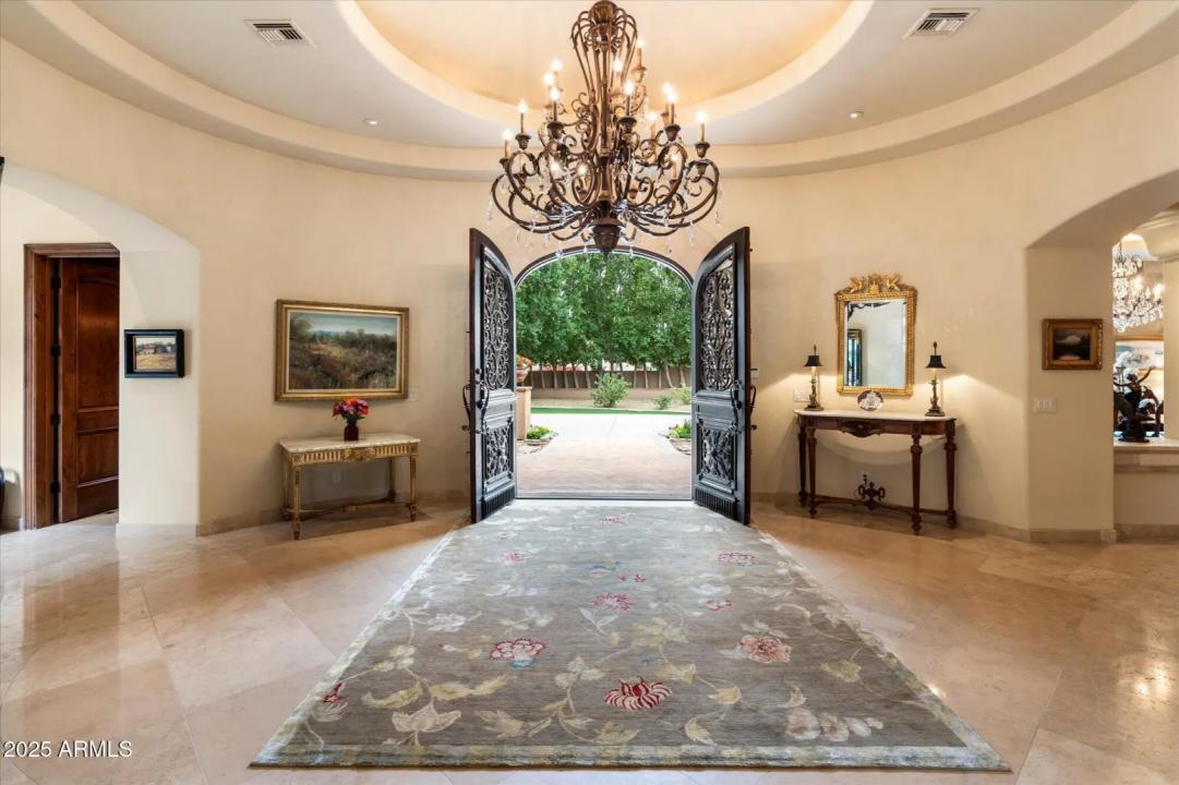 Real Estate Picture 11