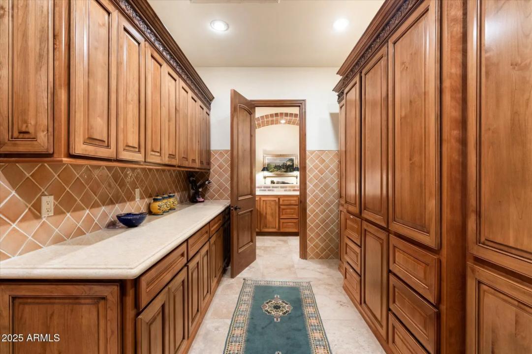 Real Estate Picture 28