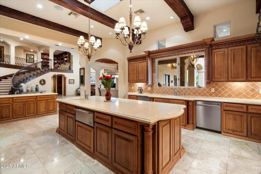 Real Estate Picture 33