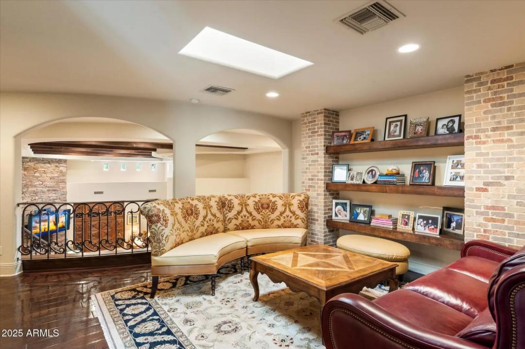 Real Estate Picture 70