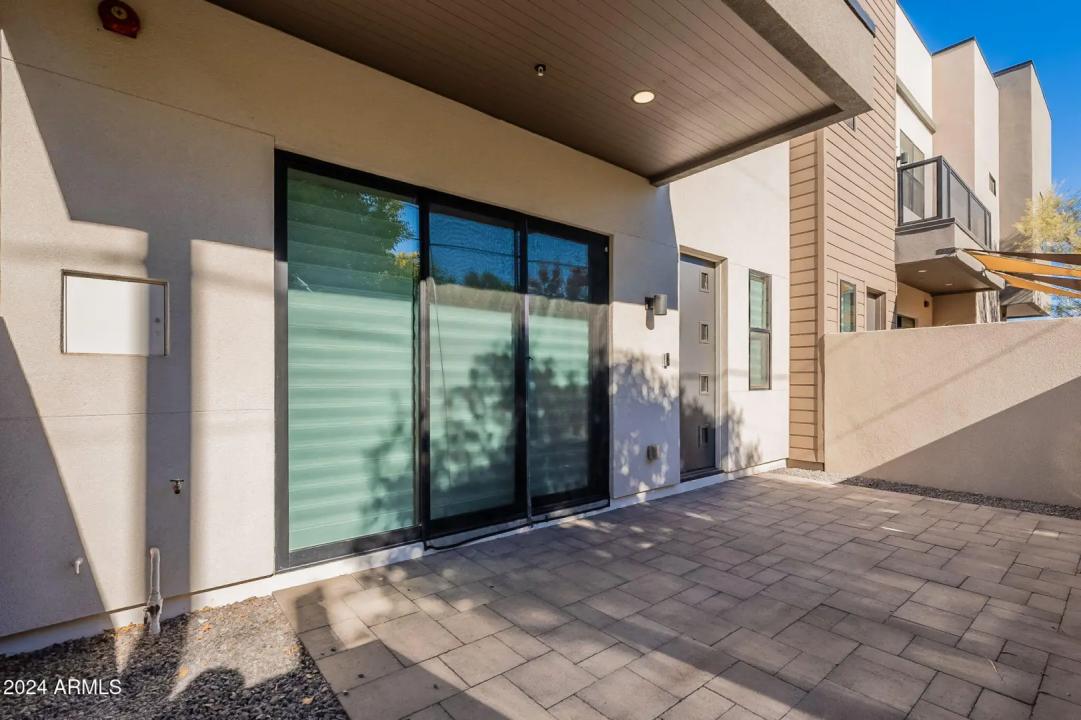Real Estate Picture 3