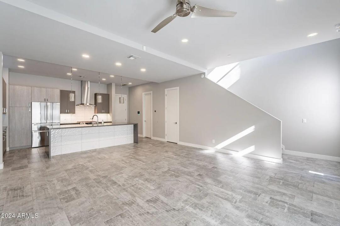 Real Estate Picture 6