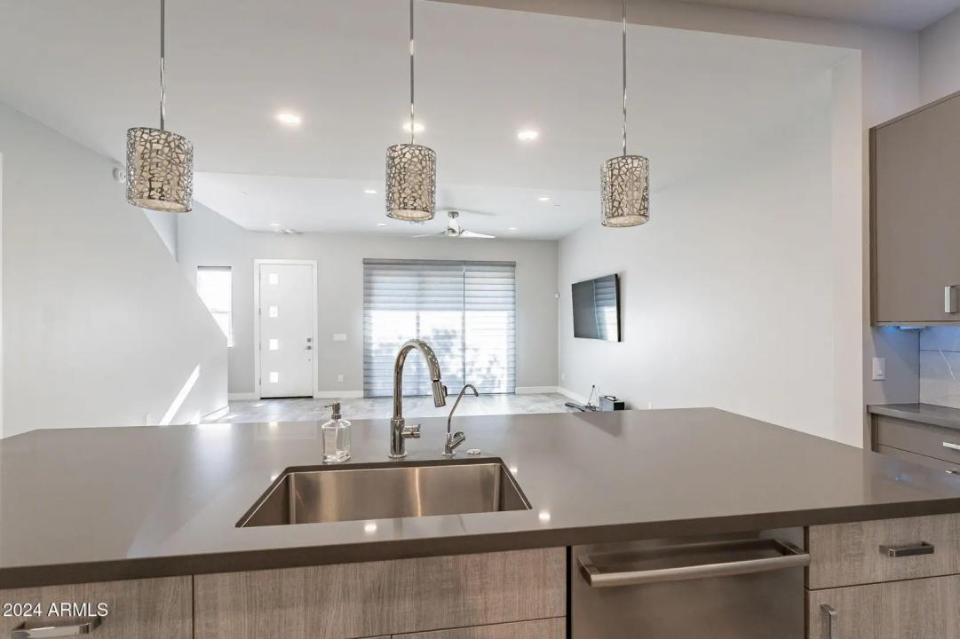 Real Estate Picture 10
