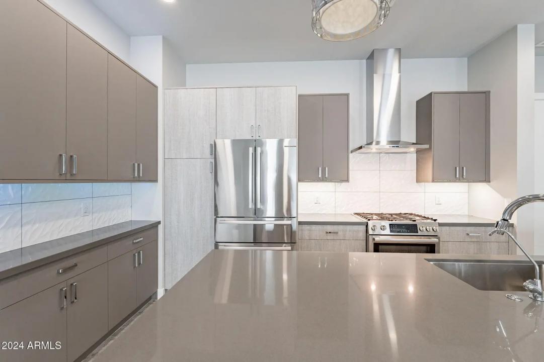 Real Estate Picture 13