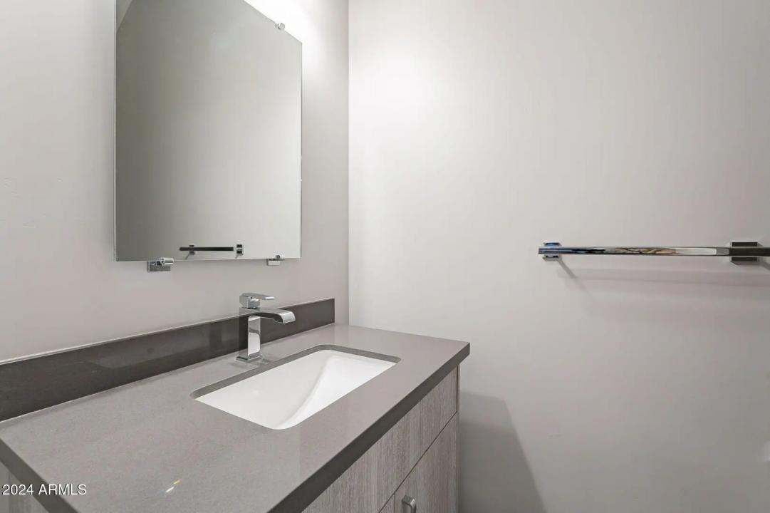 Real Estate Picture 15