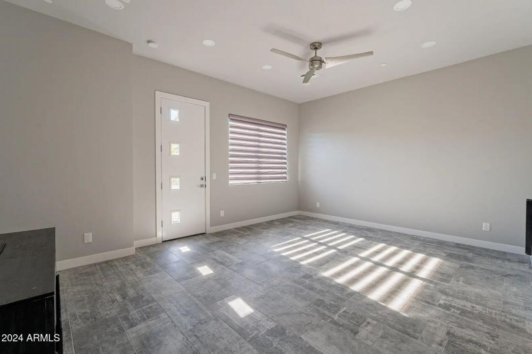 Real Estate Picture 16