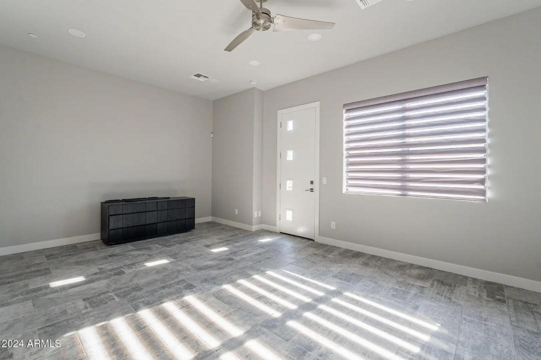 Real Estate Picture 18
