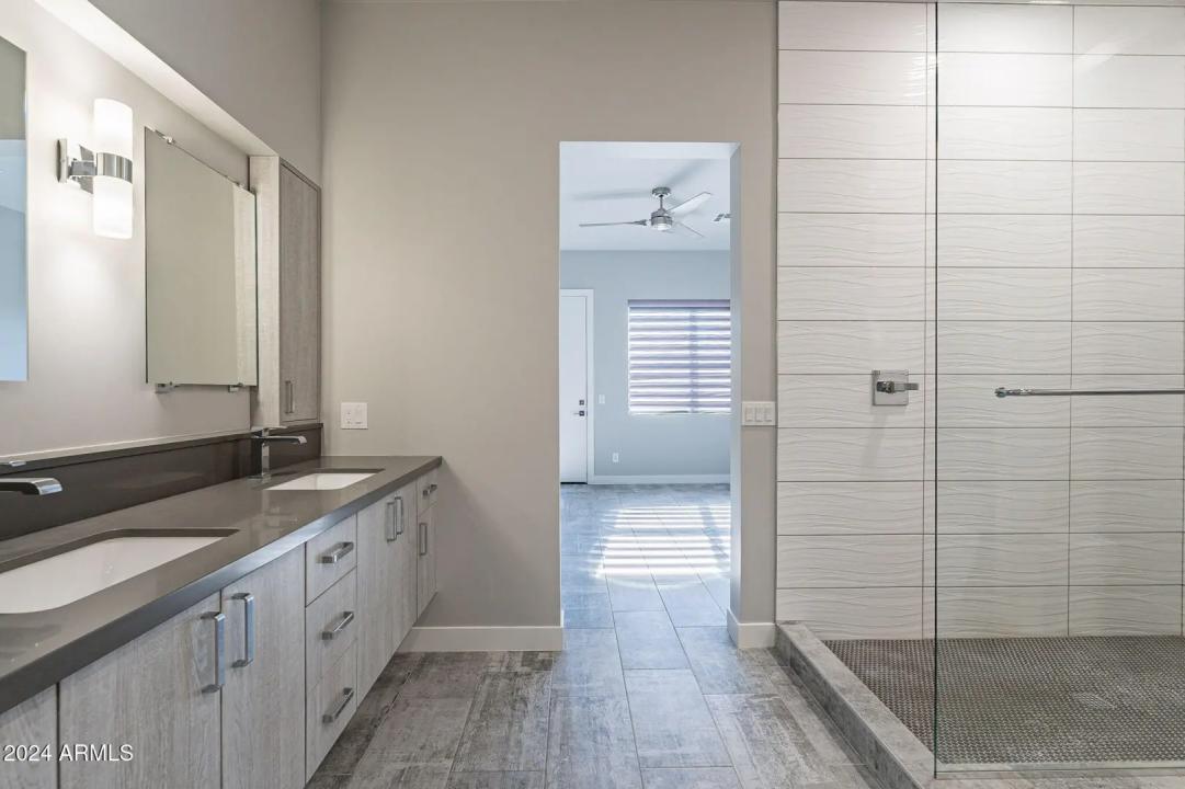 Real Estate Picture 19