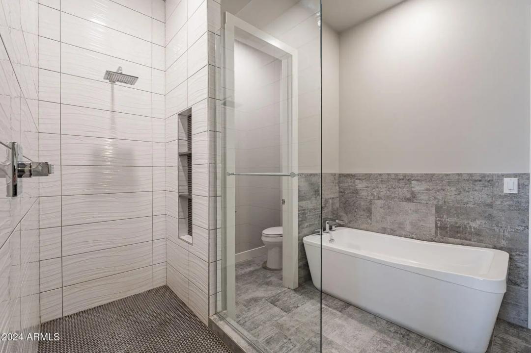 Real Estate Picture 21