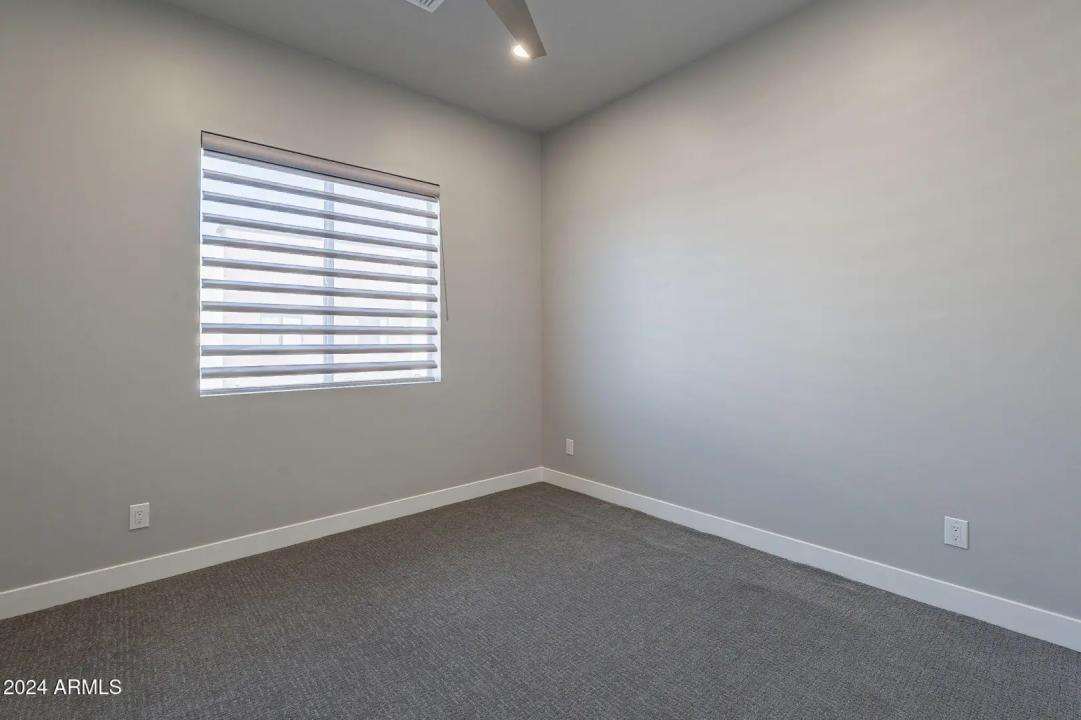 Real Estate Picture 24